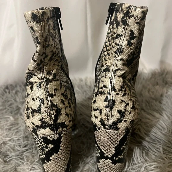 Shoe Dazzle Black and Cream Snakeskin Booties - Picture 2 of 3